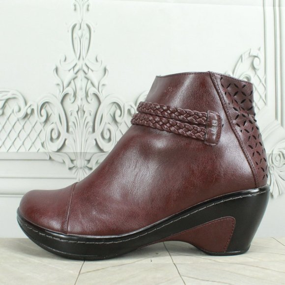 JBU Shoes - JBU Cabernet Burgundy Leather Side Zip Heeled Ankle Boots Size 10 Medium